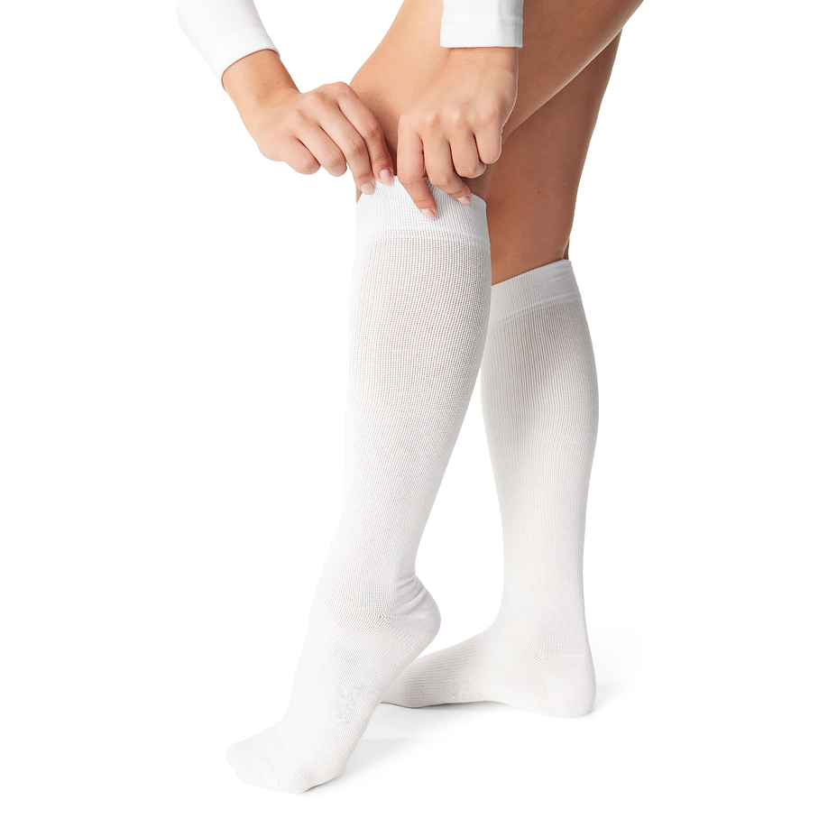 Cotton compression knee socks white