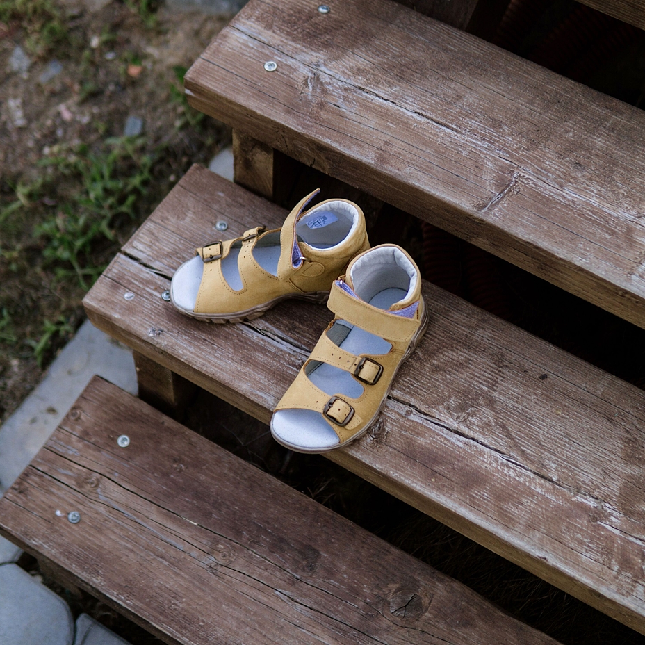 Kids’ leather sandals Zaza Yellow