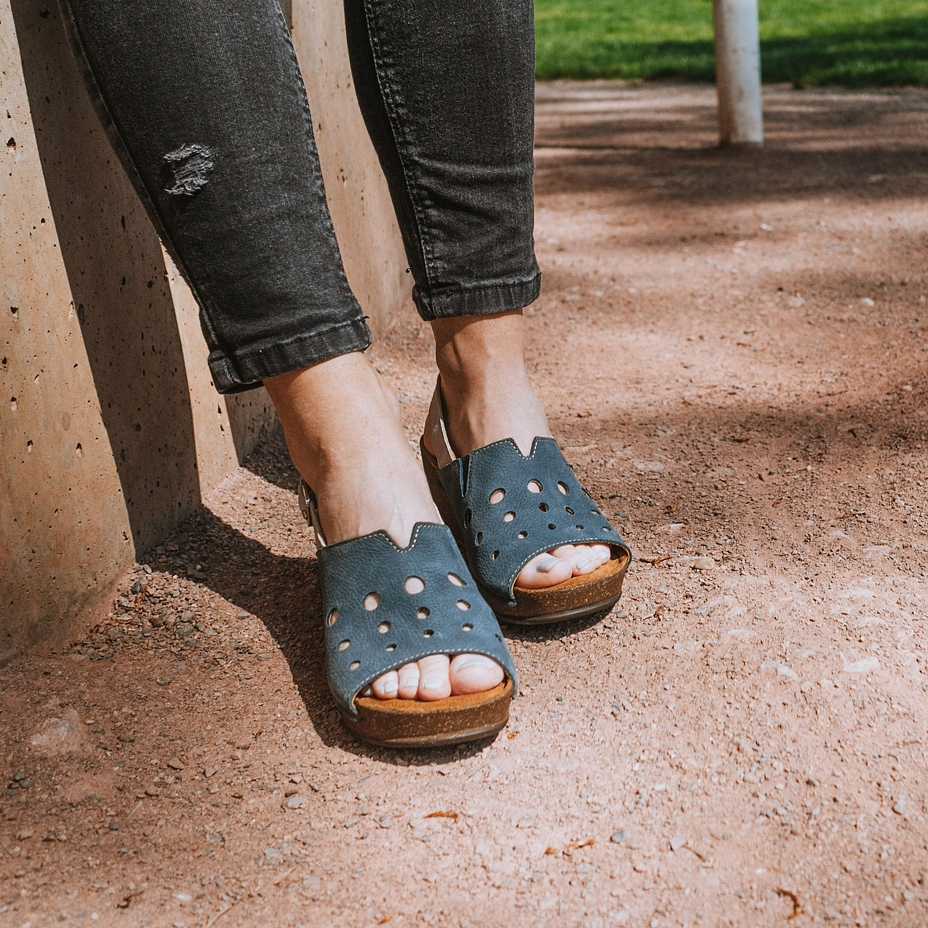 Women’s Valerie Leather Wedge Sandals Blue