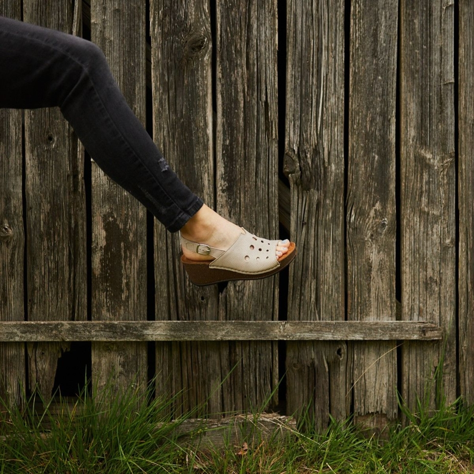 Women’s Valerie Leather Wedge Sandals Beige