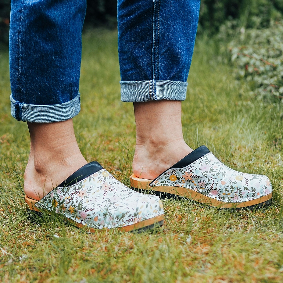 Women's orthopedic clogs with rubber sole Flowers