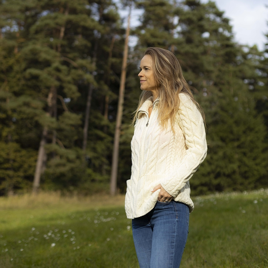 Women's Supersoft Merino wool sweater with zipper natural