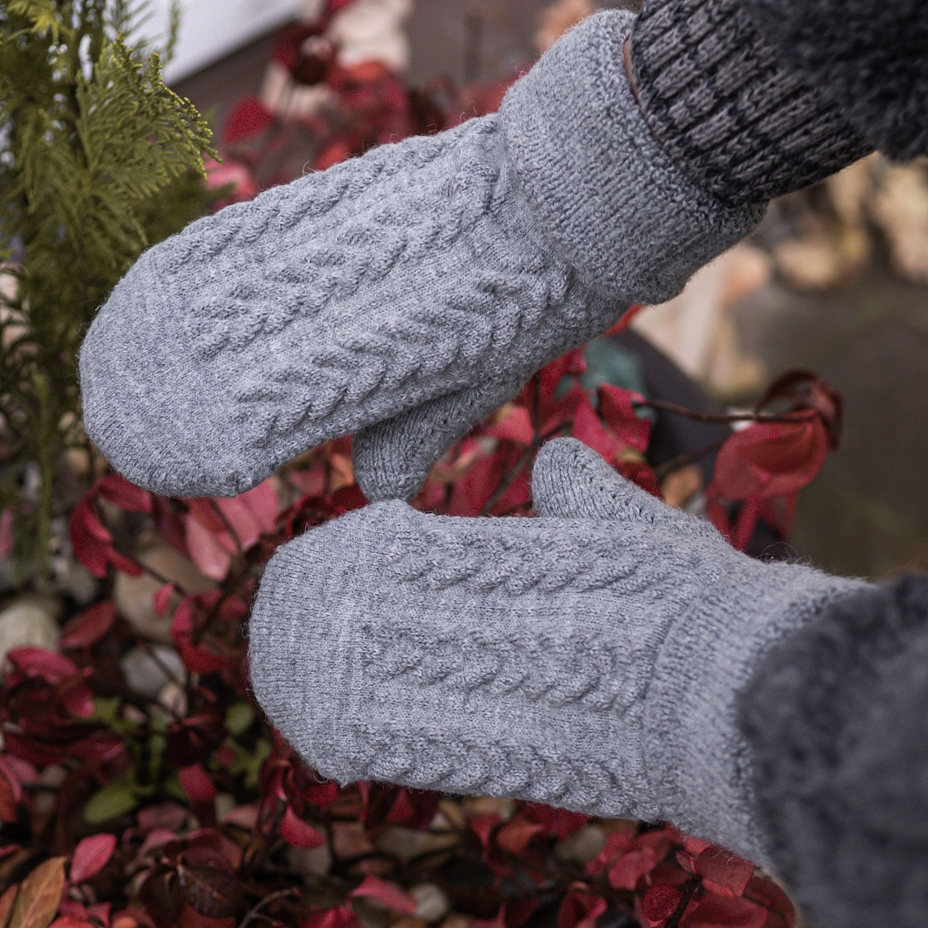 Traditional Wool Mittens Grey