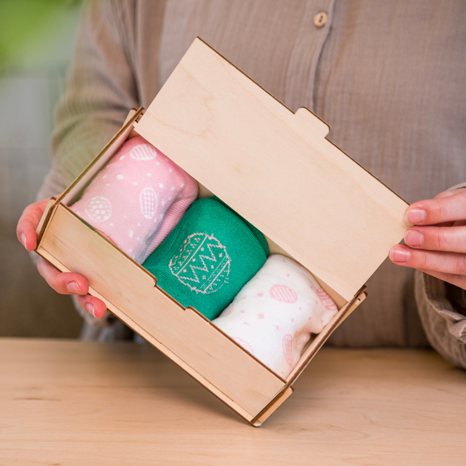 Colorful set of cotton socks in a box pink