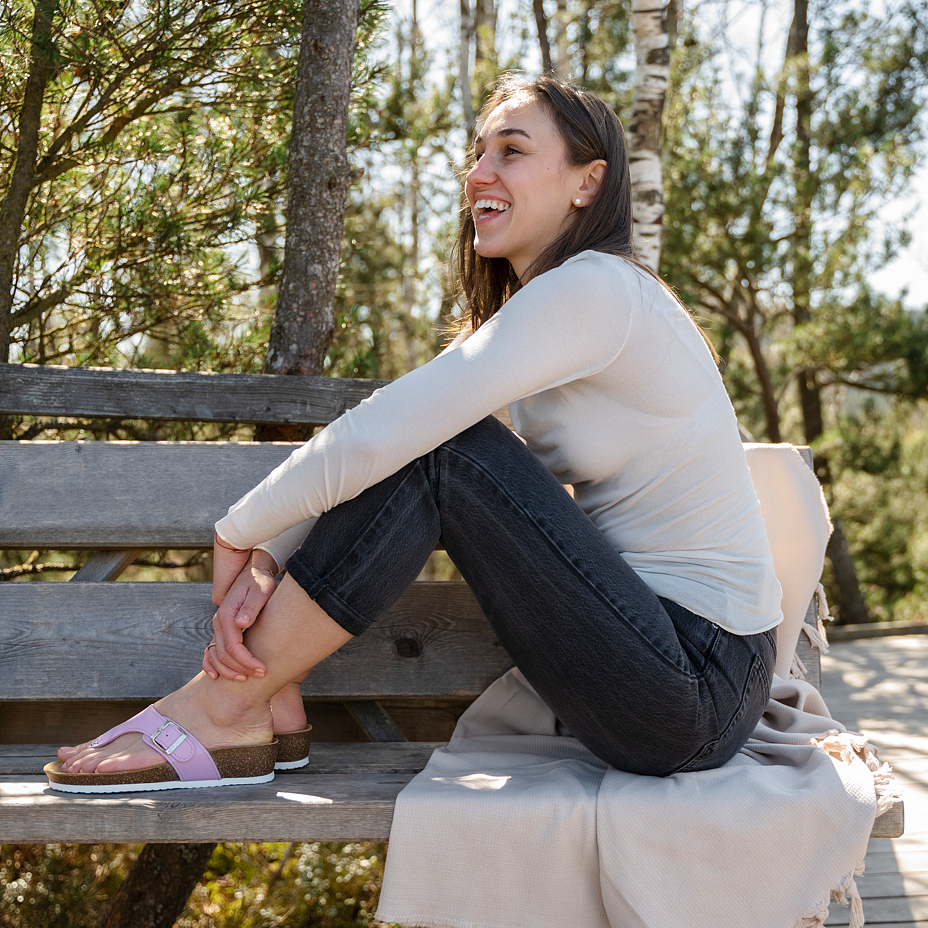 Women's leather flip-flops on cork sole on wedge Agata pink