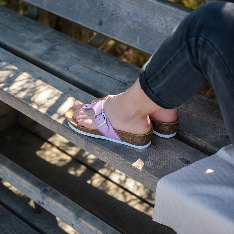 Women's leather flip-flops on cork sole on wedge Agata pink