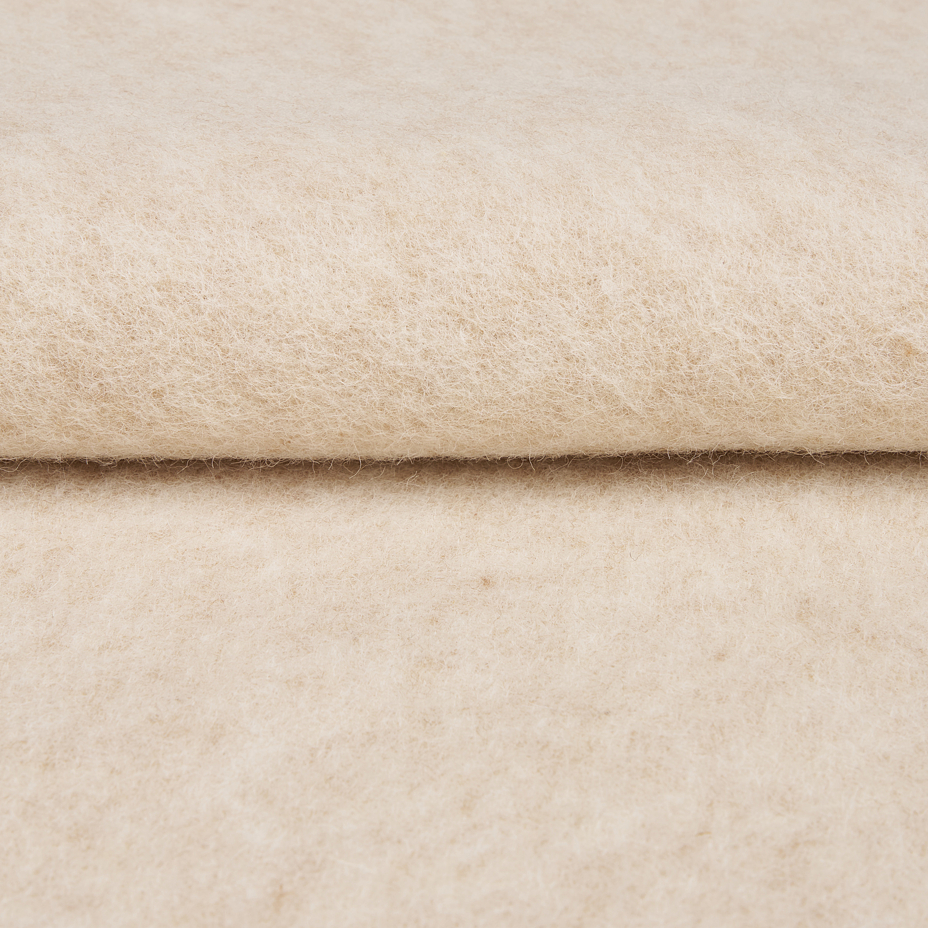 Soft wool blanket beige