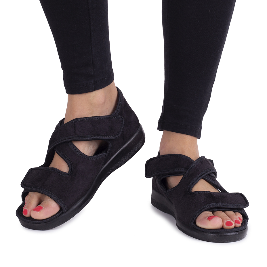 Open-Toe Wide Access Bandage Shoes Black
