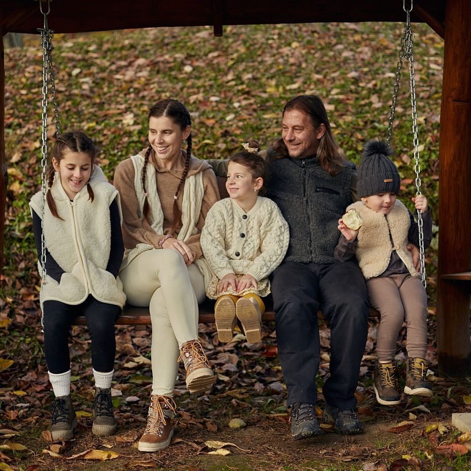 Kids’ Hooded Wool Vest Natural