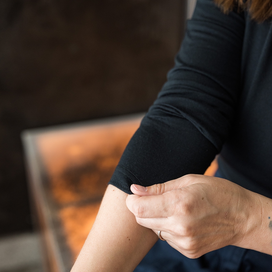 Women's Merino wool long-sleeve T-shirt Woolee black