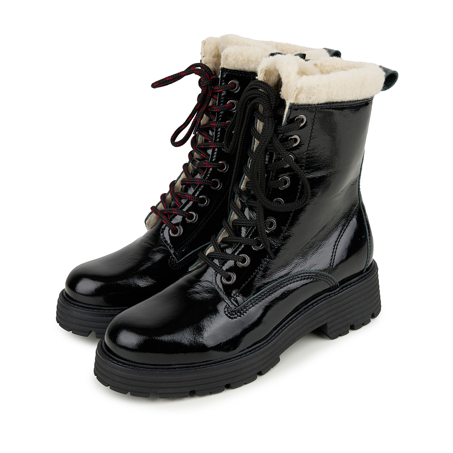 Fluffy farmer's boots Woolee Farmhouse Capsule black