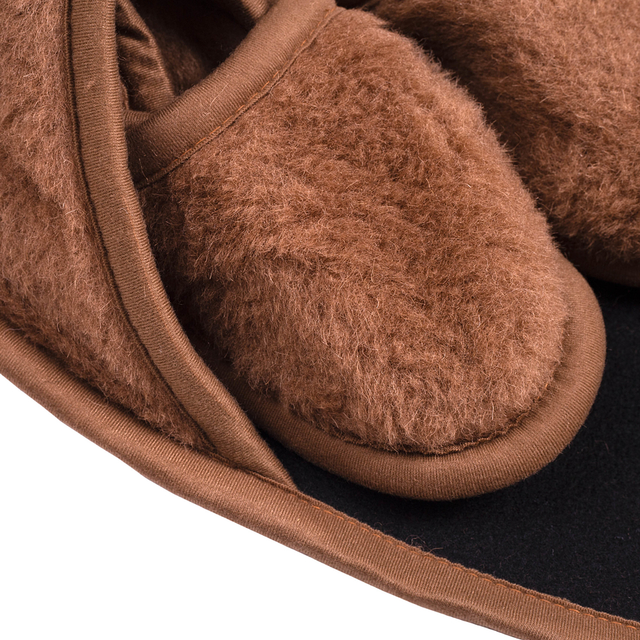Set of Slippers for Guests Brown