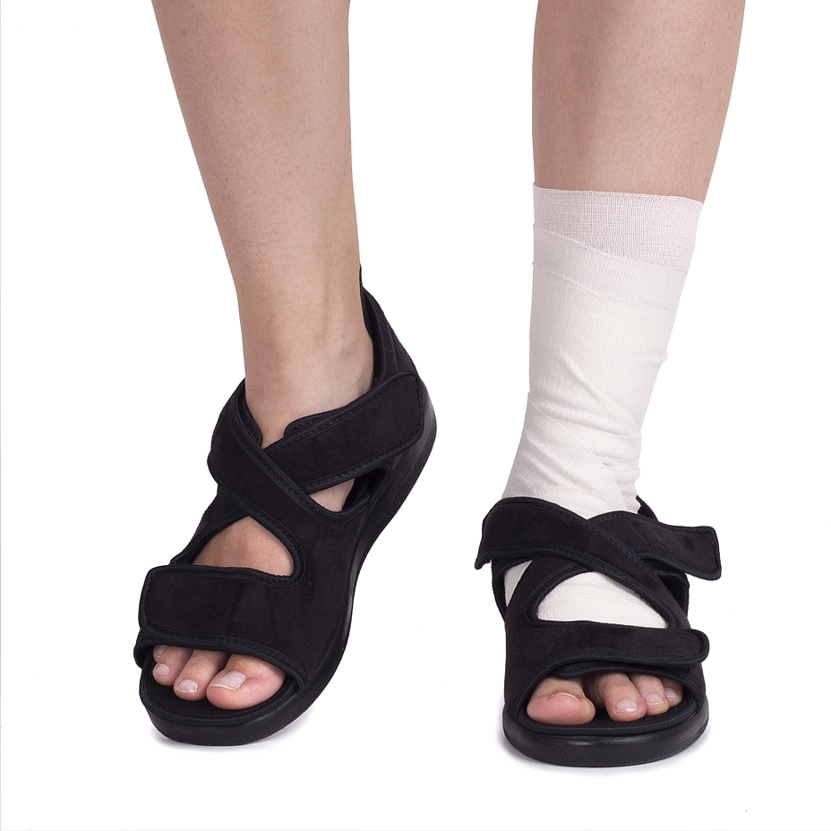 Open-Toe Wide Access Bandage Shoes Black