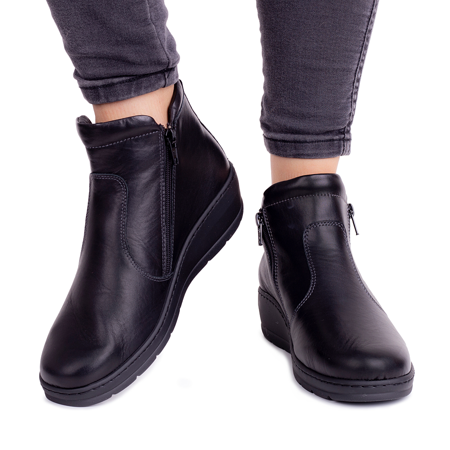 Women's Marcela Leather Zip-up Ankle Boots Black