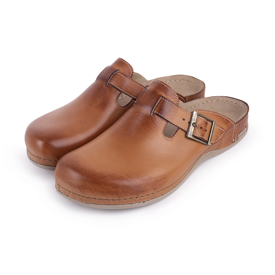 Men's leather slip-ons Leos Brown