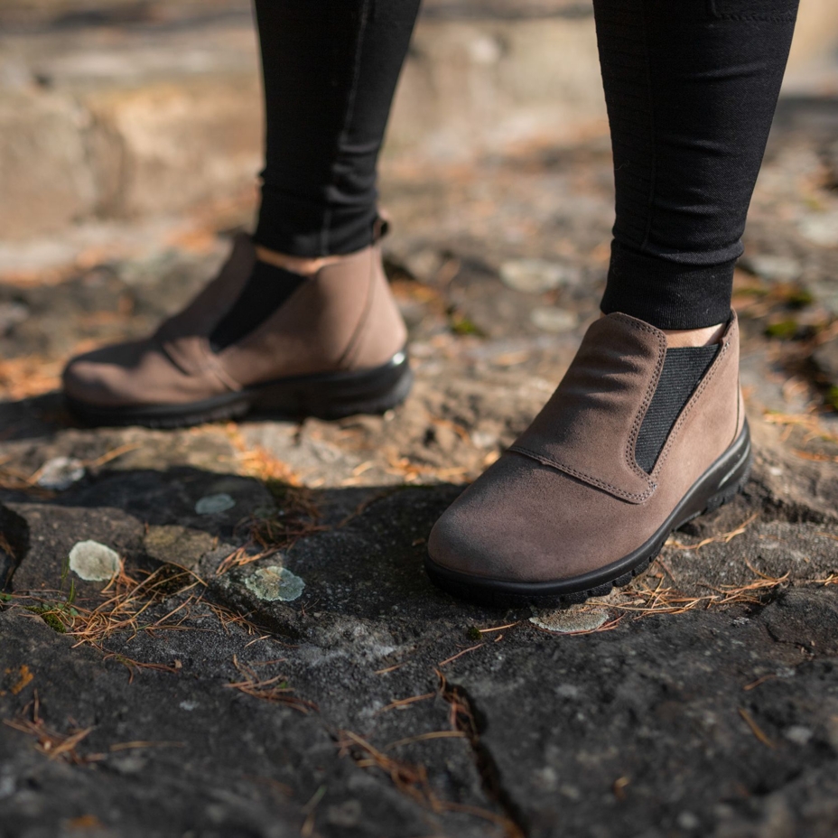 Women's Bohdana Leather Ankle Boots with Wool Felt Brown
