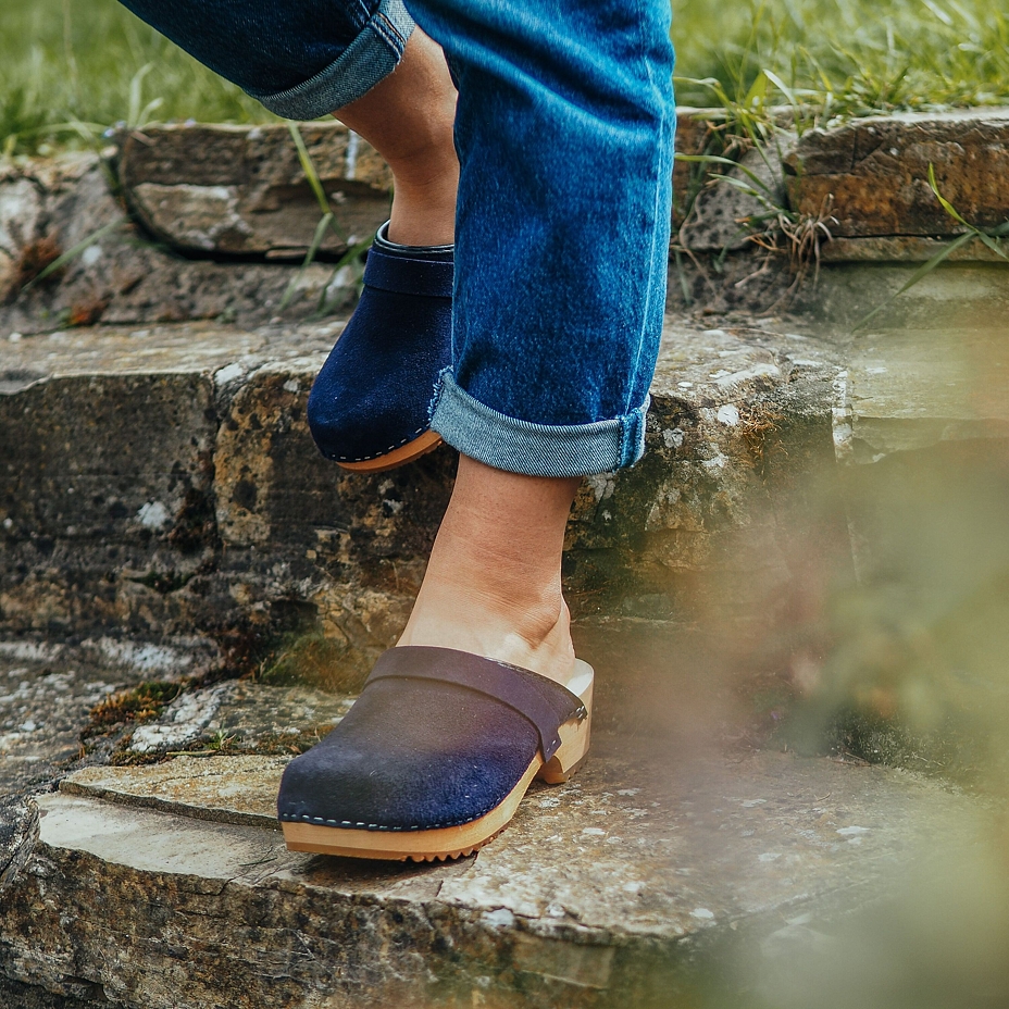 Women's Brushed Leather Anatomic Clogs Blue