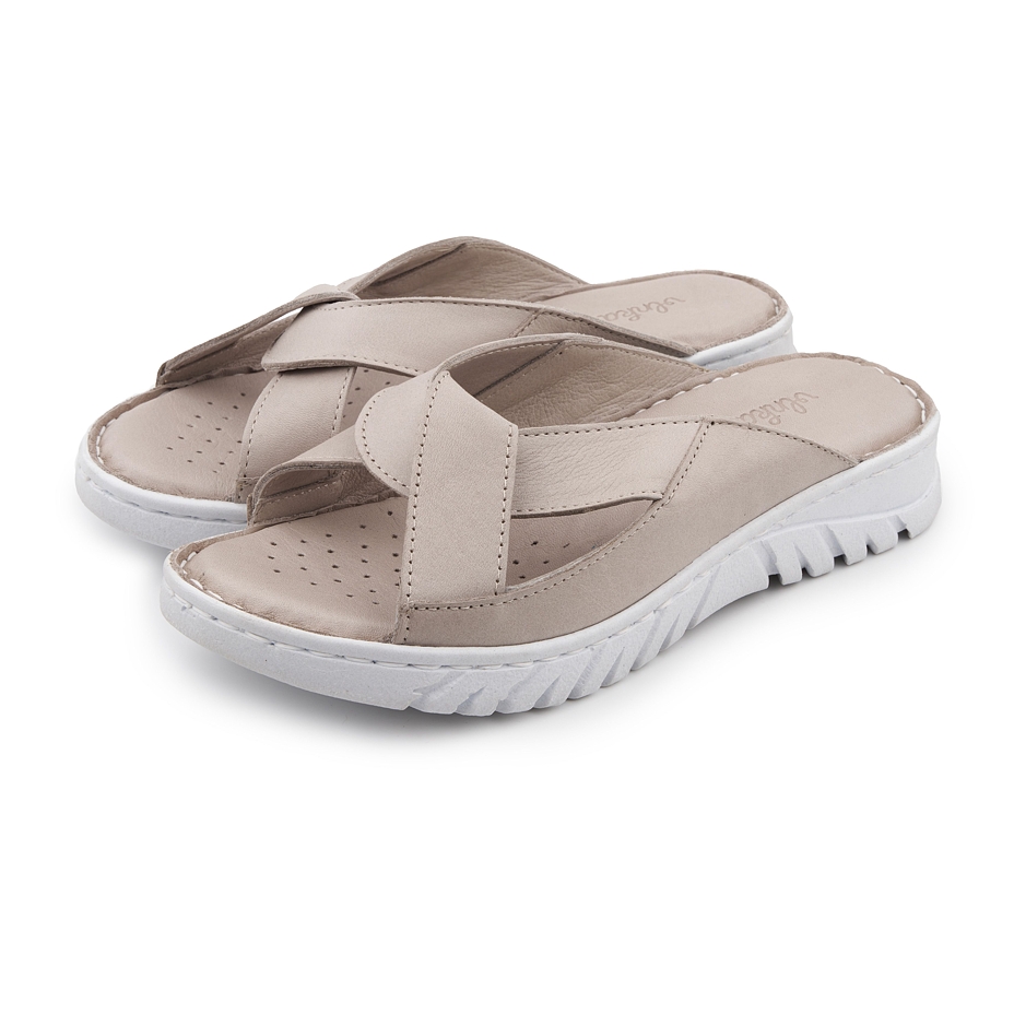 Women's leather slip-on shoes Klaudia beige