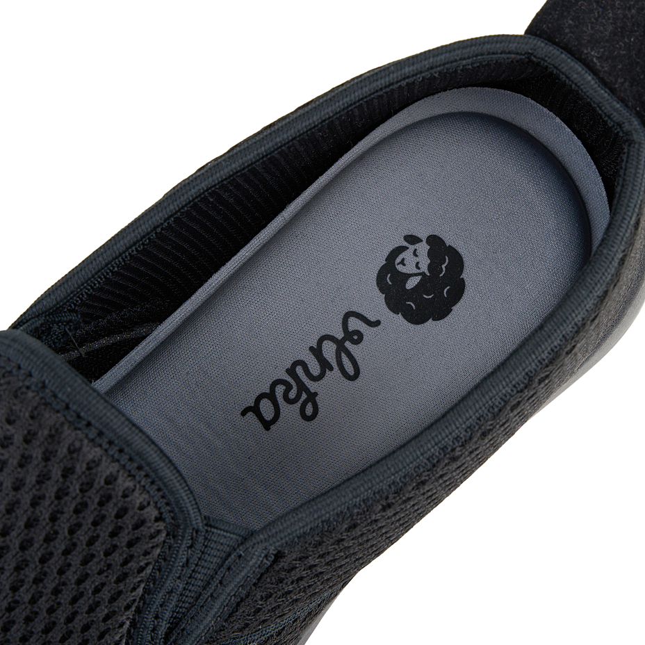 Men's breathable slip-on sneakers black